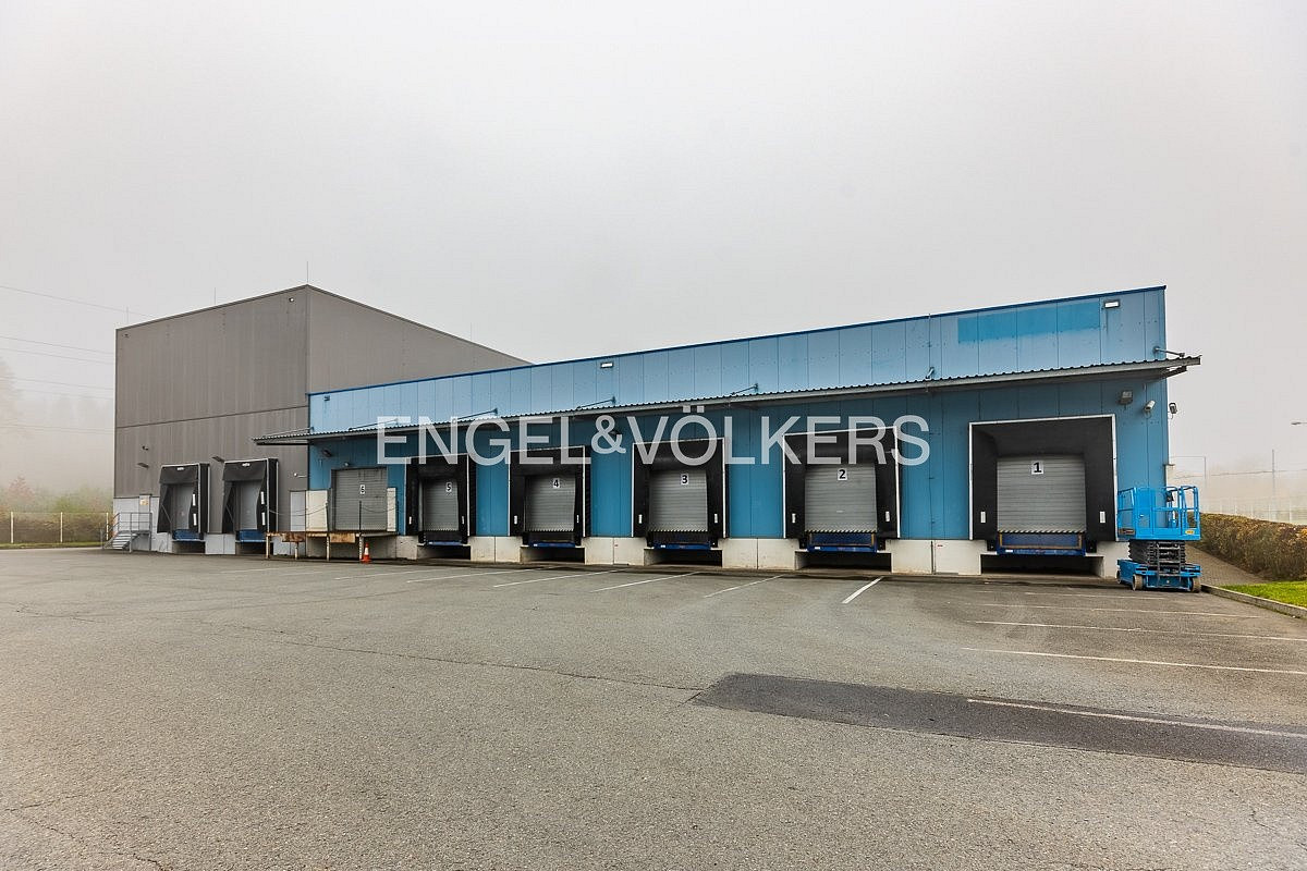 Pronájem skladovacích prostor 3 527 m² – fotografie 4