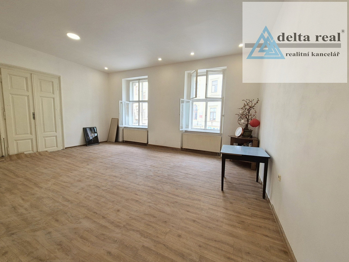 Pronájem kanceláře 38 m² – fotografie 2