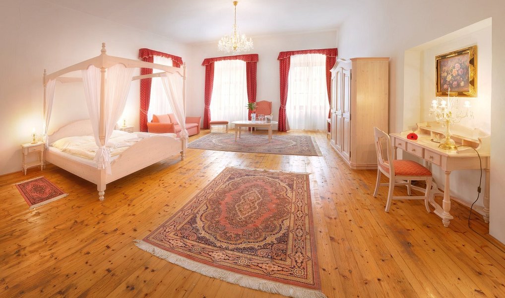 Prodej ubytovacího objektu 1 750 m², Rožmberk nad Vltavou – náhled fotky 15