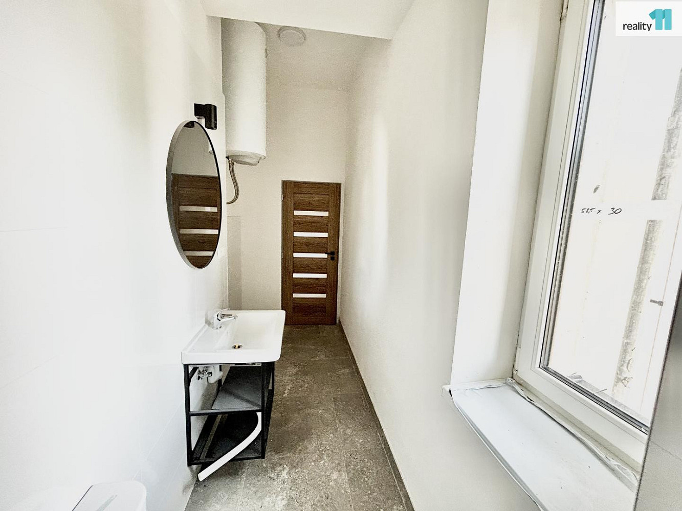 Pronájem bytu 2+kk 41 m² – fotografie 4