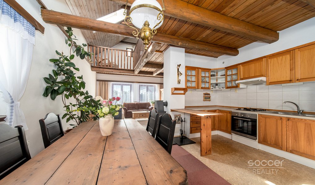 Pronájem domu 180 m² s pozemkem 1 662 m², Dobrovice – náhled fotky 2