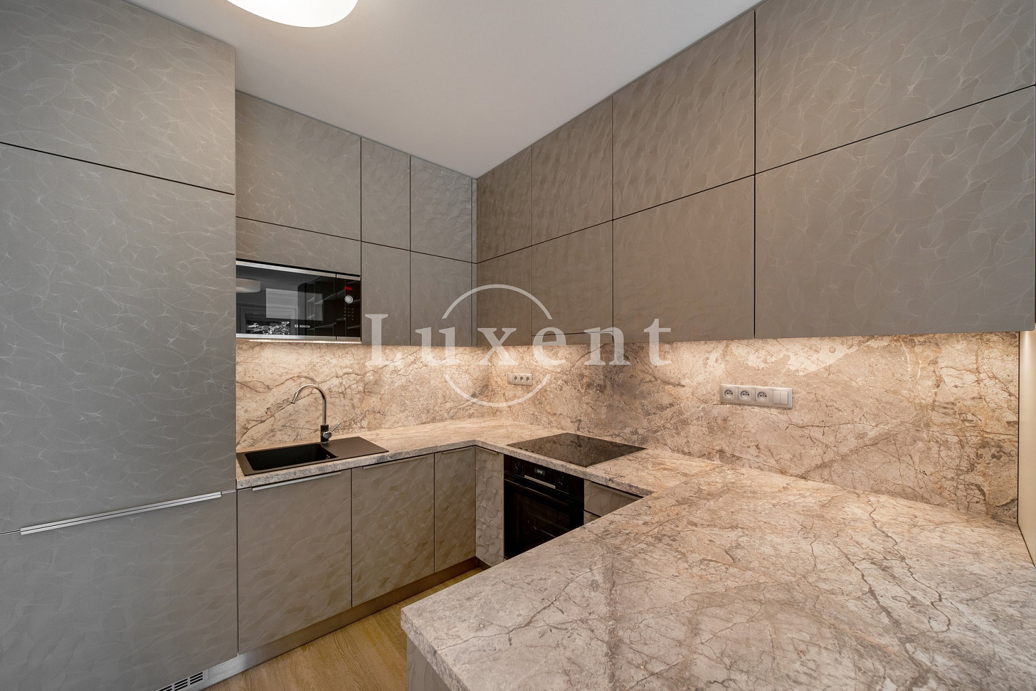 Pronájem bytu 3+kk 75 m² — photo 2