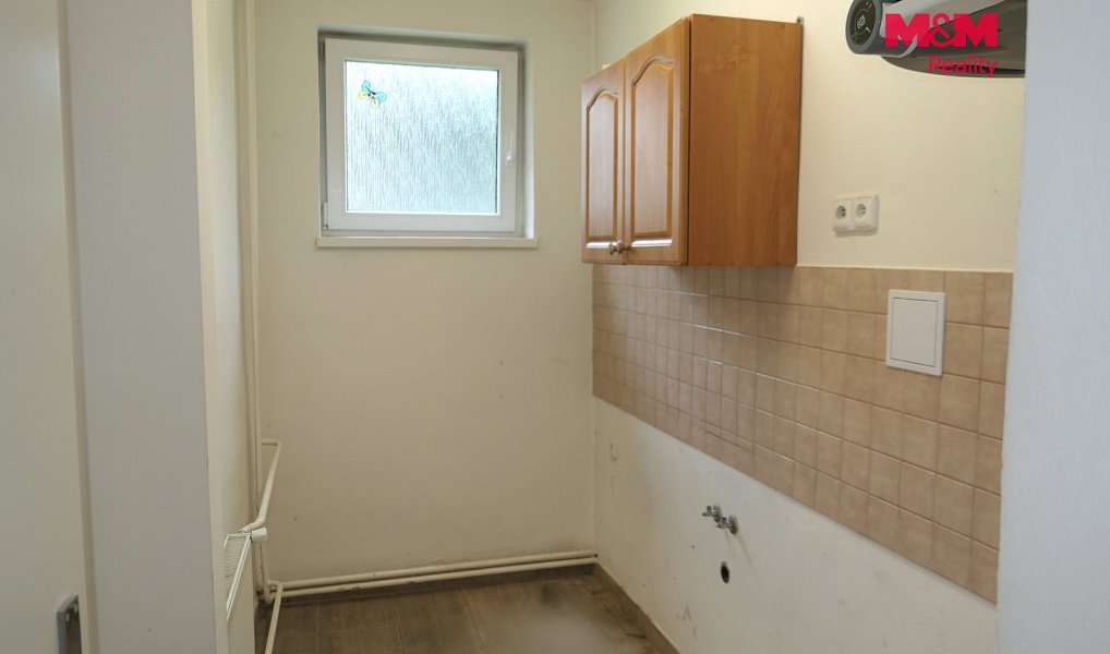 Pronájem kanceláře 200 m², Králův Dvůr – náhled fotky 10
