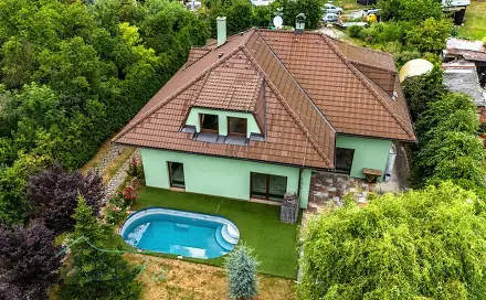 Prodej domu 238 m² s pozemkem 1 541 m², Husova, Neveklov, okres Benešov