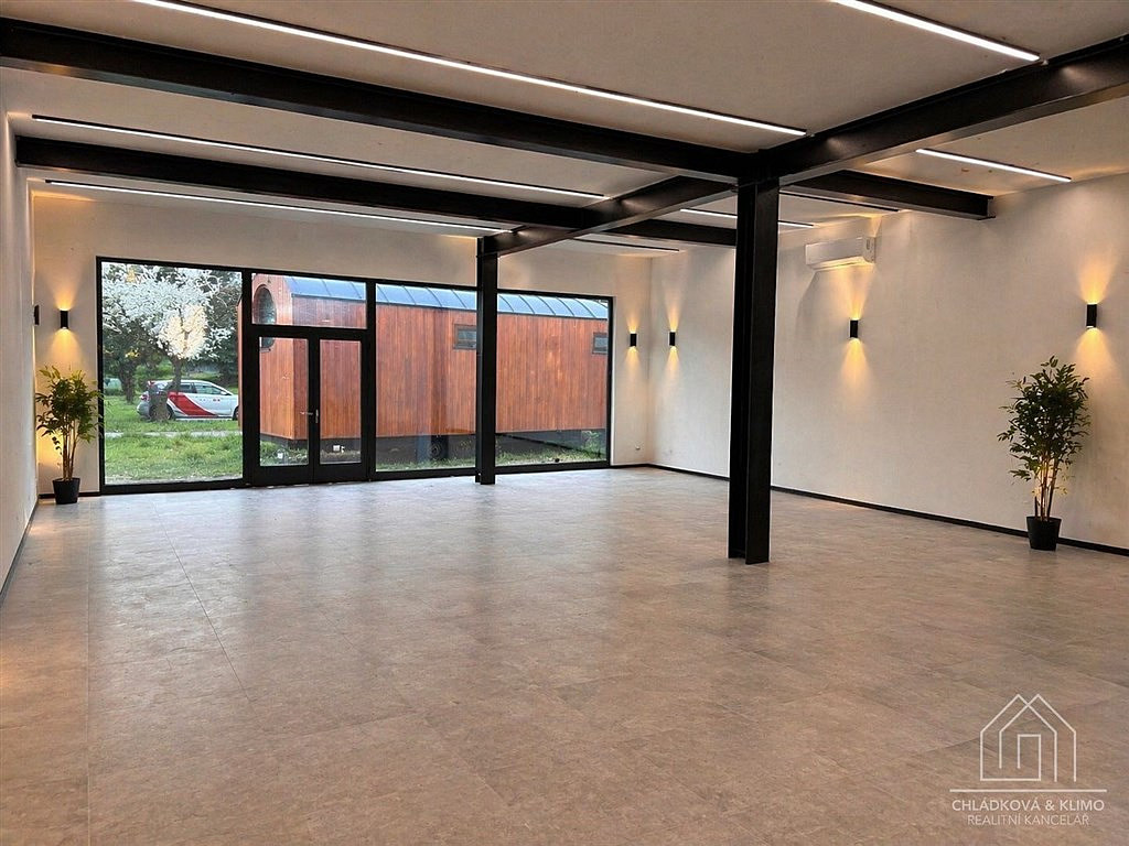 Pronájem obchodních prostor 124 m²