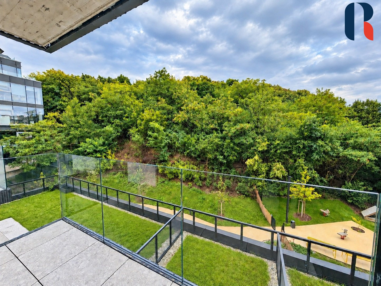 Pronájem bytu 1+kk 37 m² – fotografie 3
