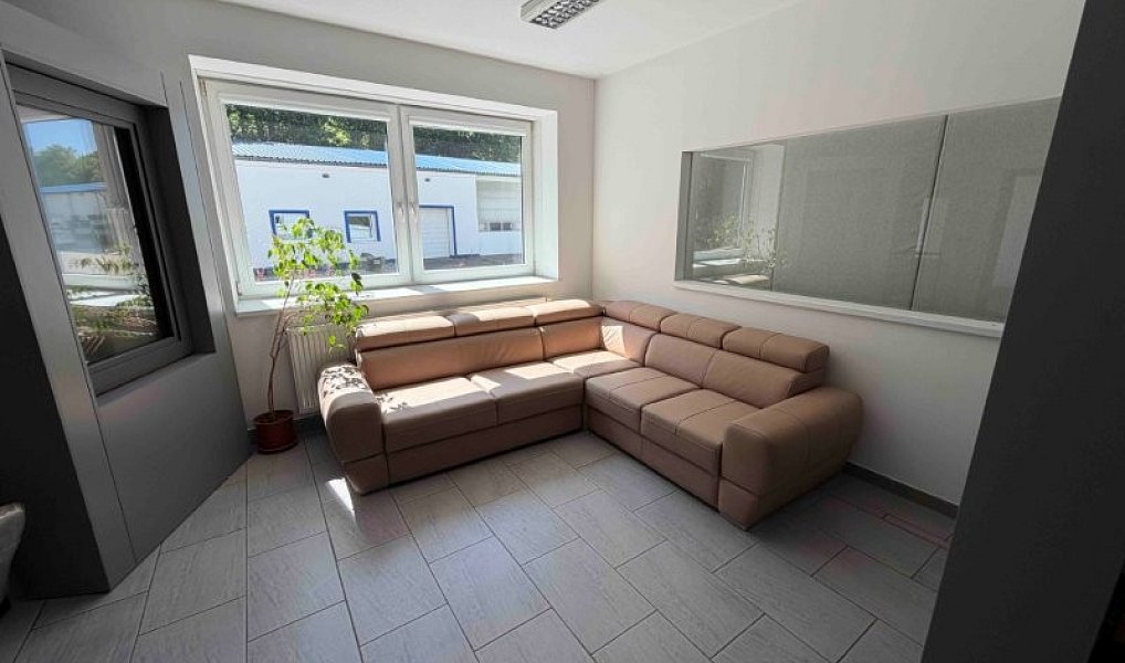 Pronájem skladovacích prostor 600 m², Jihlava – náhled fotky 9
