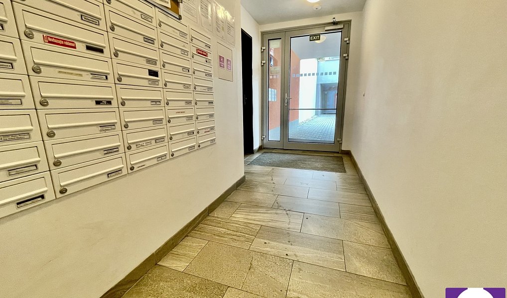 Prodej bytu 1+kk 40 m², Praha – náhled fotky 10