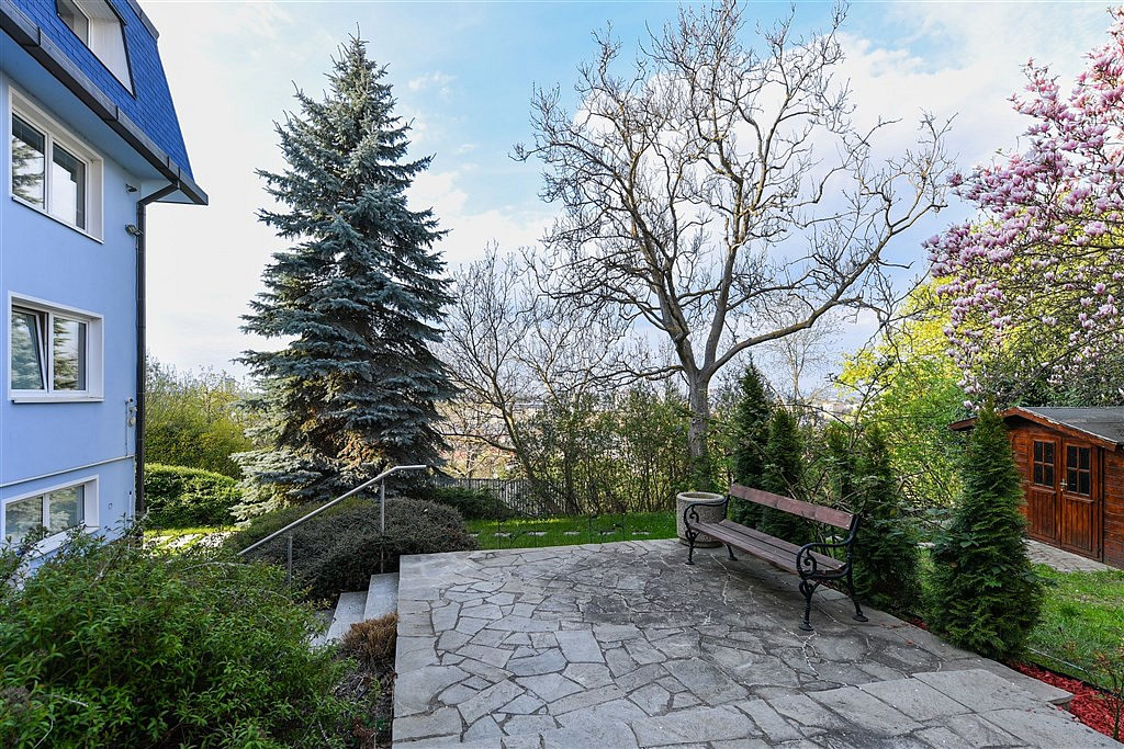 Pronájem nájemního domu, činžáku 700 m² — photo 4