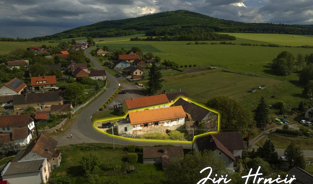 Prodej domu 143 m² s pozemkem 757 m², Ježovy – fotka 1 z 20