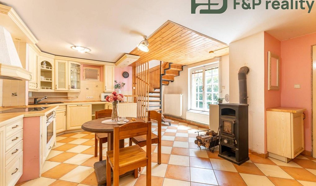 Prodej domu 153 m² s pozemkem 1 333 m², Koberovice – náhled fotky 3