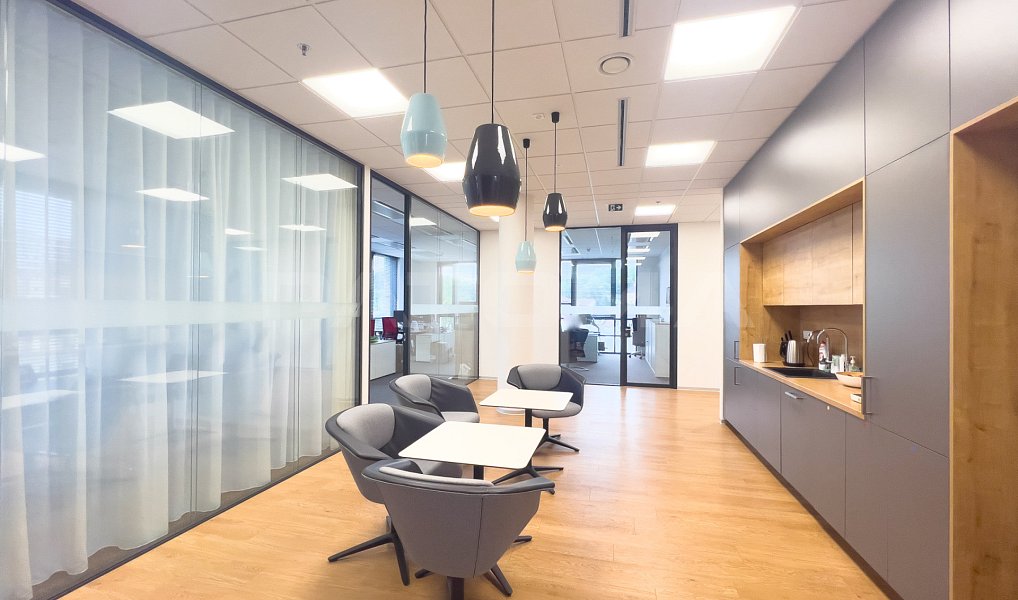 Pronájem kanceláře 202 m², Praha – náhled fotky 2