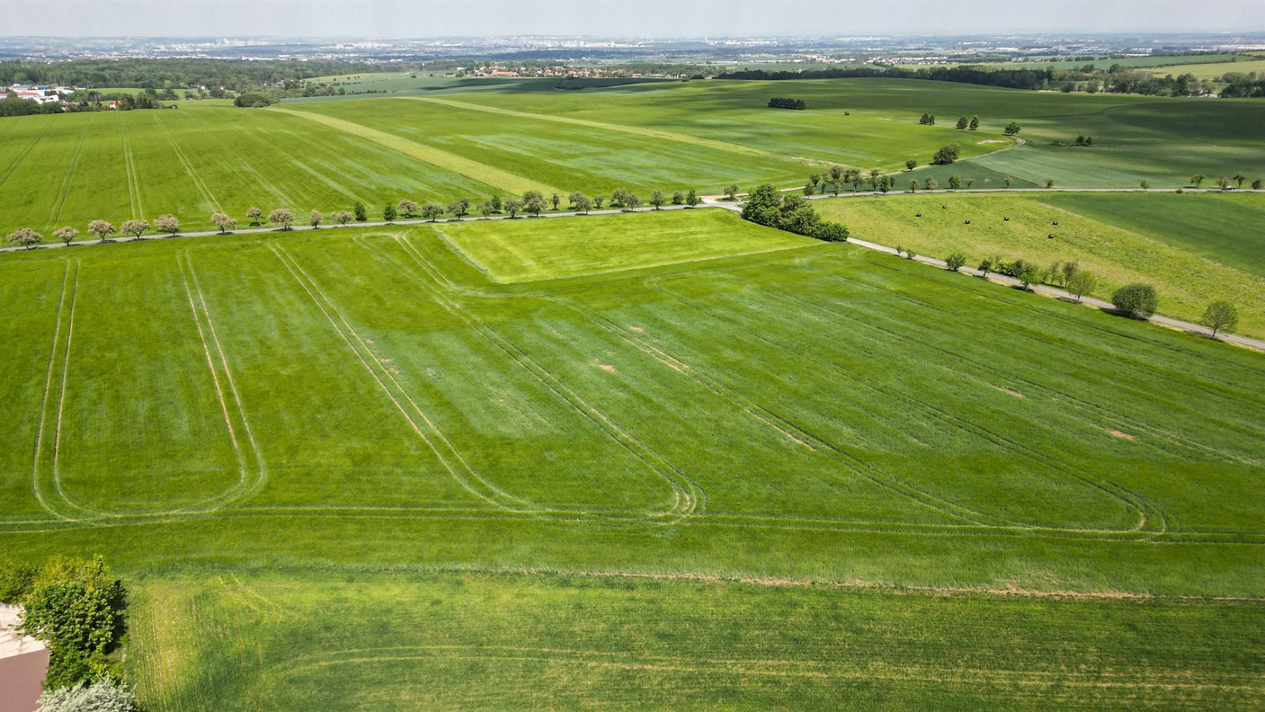 Prodej stavebního pozemku 1 001 m² – pohled 3