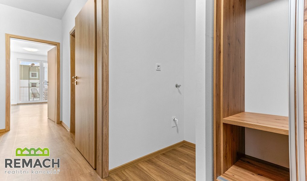 Pronájem bytu 1+kk 40 m², Náchod – náhled fotky 10