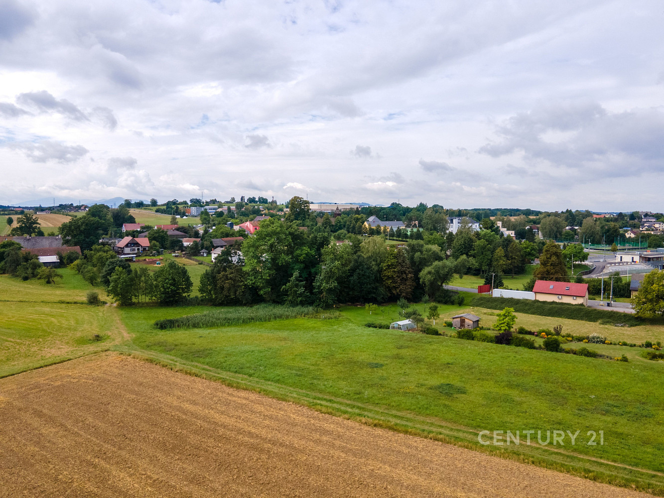 Prodej stavebního pozemku 1 811 m² – fotografie 5