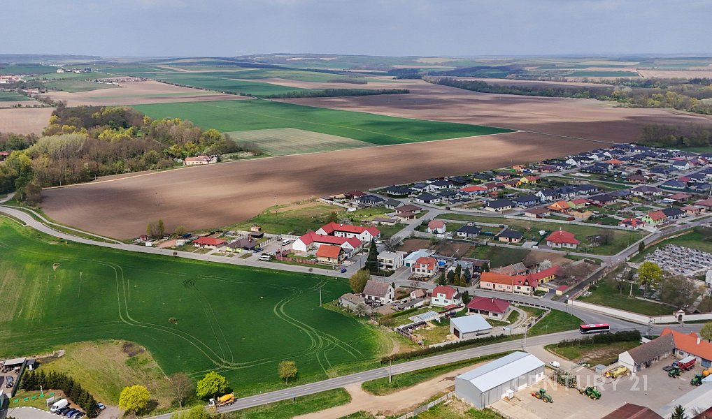 Prodej stavebního pozemku 2 756 m², Hostěradice – náhled fotky 3