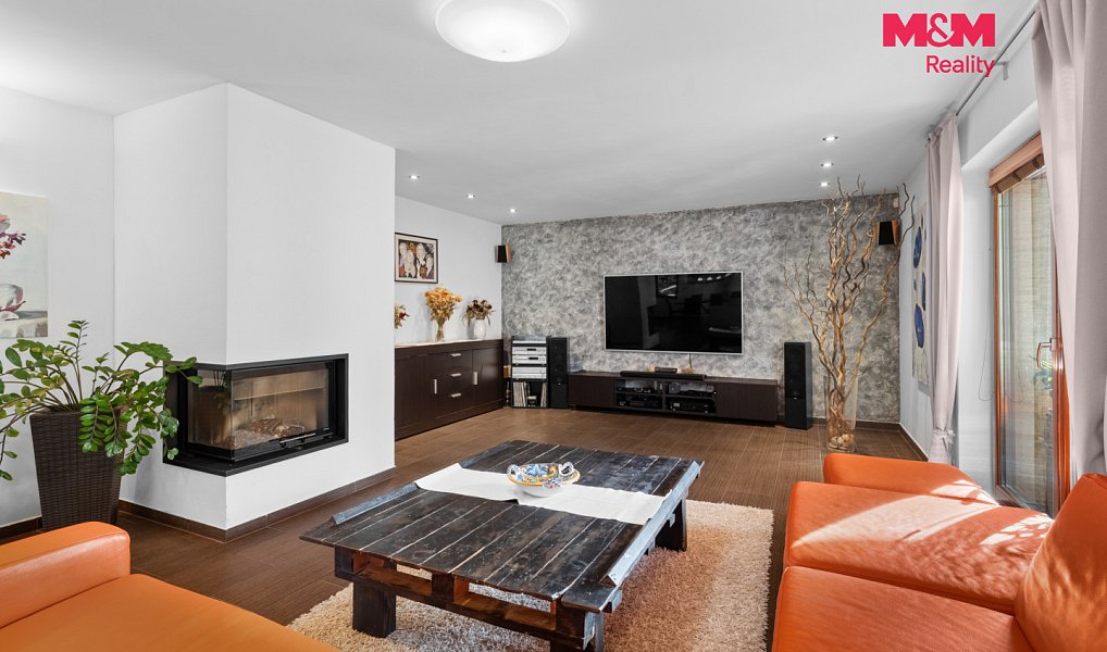 Prodej domu 305 m² s pozemkem 912 m², Hradečno – náhled fotky 2
