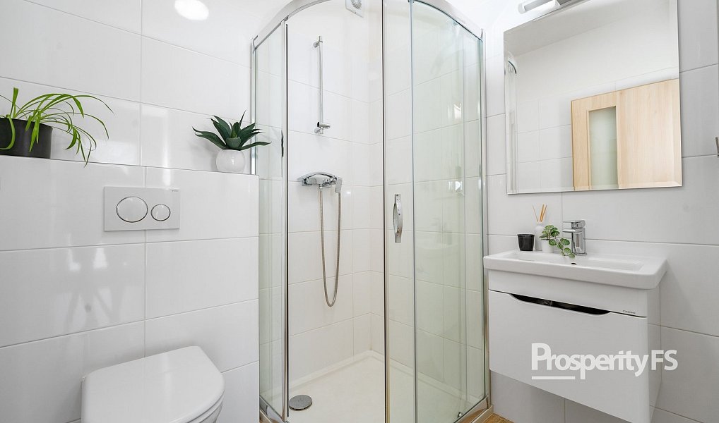 Prodej domu 176 m² s pozemkem 647 m², Knínice – náhled fotky 28