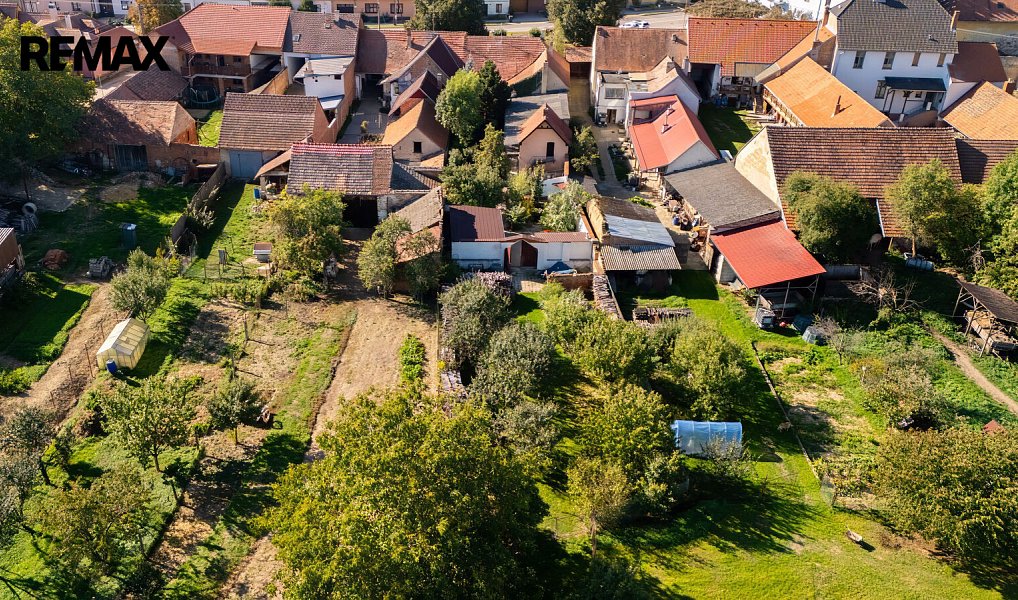 Prodej domu 280 m² s pozemkem 1 208 m², Vémyslice – náhled fotky 36