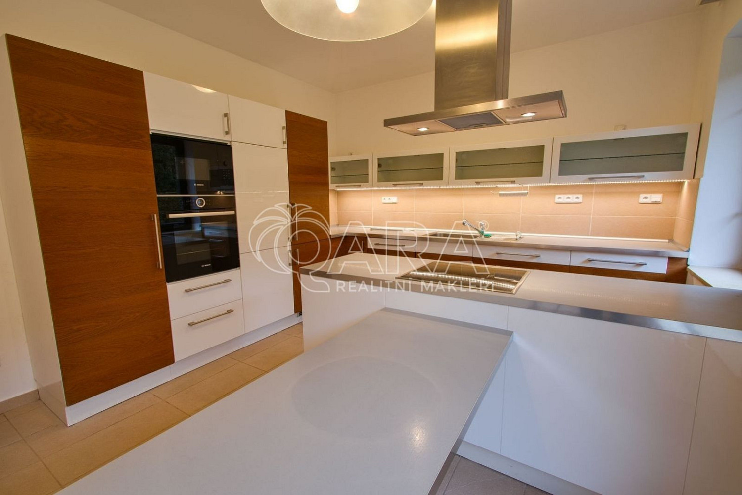 Pronájem kanceláře 417 m² – fotografie 5