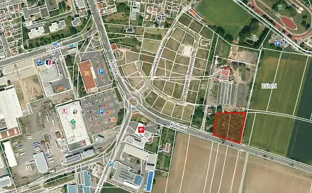 Prodej stavebního pozemku 3 893 m², Nymburk
