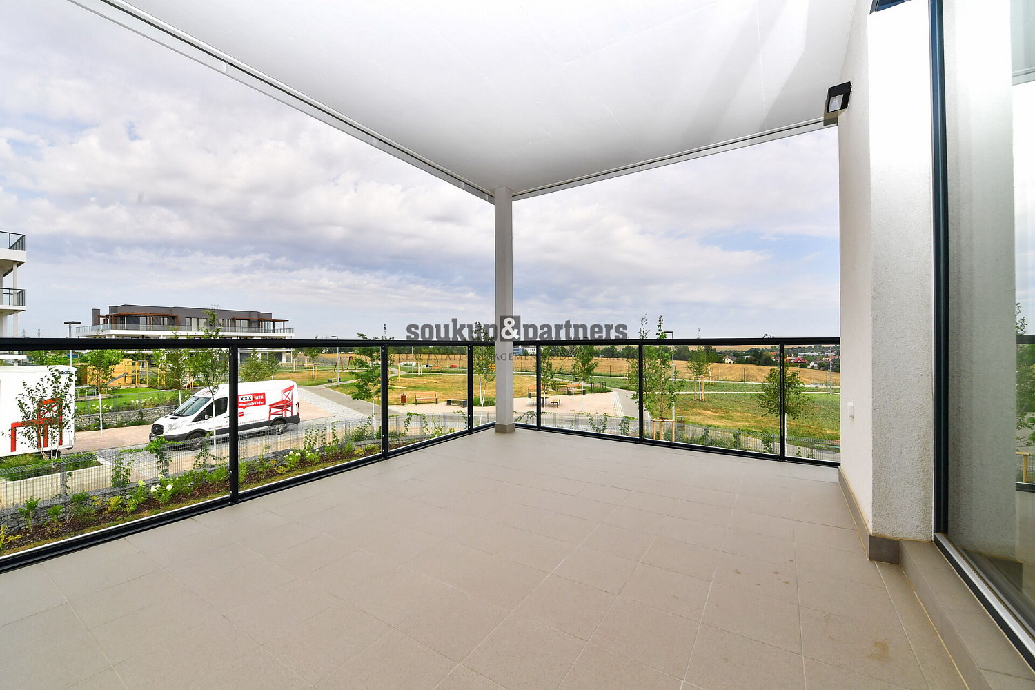 Pronájem bytu 3+kk 106 m² – fotografie 2