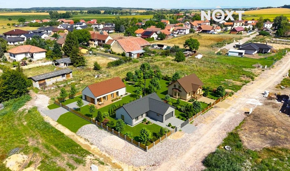 Prodej stavebního pozemku 1 294 m², Strašov – náhled fotky 13