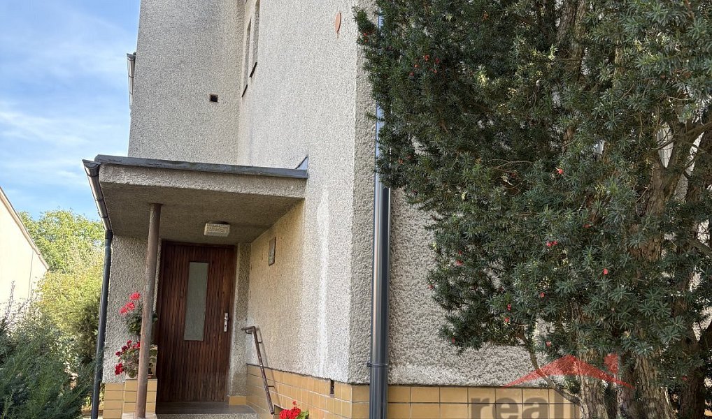 Prodej domu 172 m² s pozemkem 961 m², Opava – náhled fotky 2
