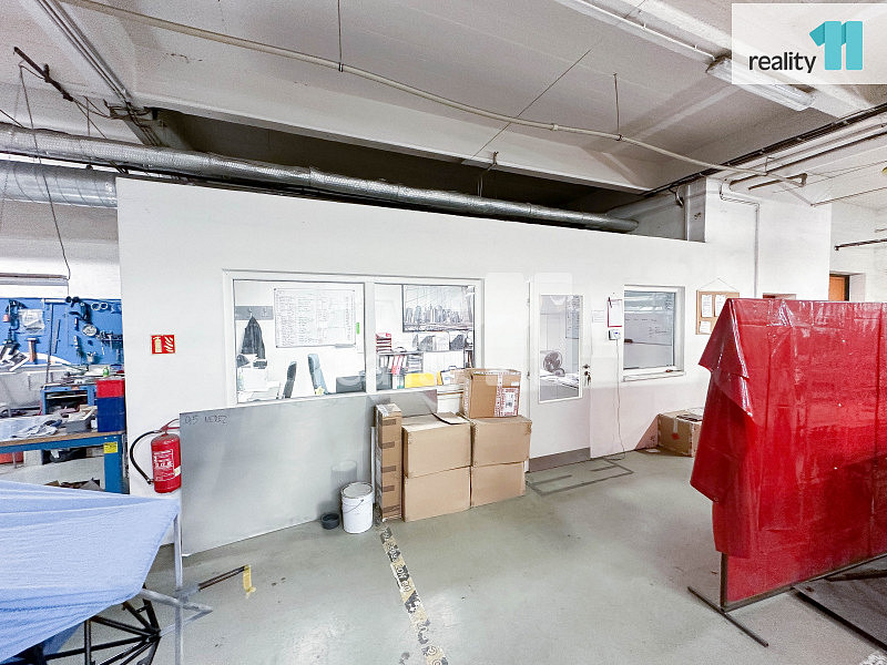 Pronájem výrobních prostor 556 m² — photo 3