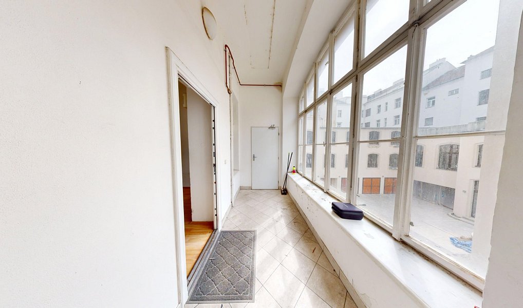 Prodej bytu 3+1 87 m², Praha – náhled fotky 2