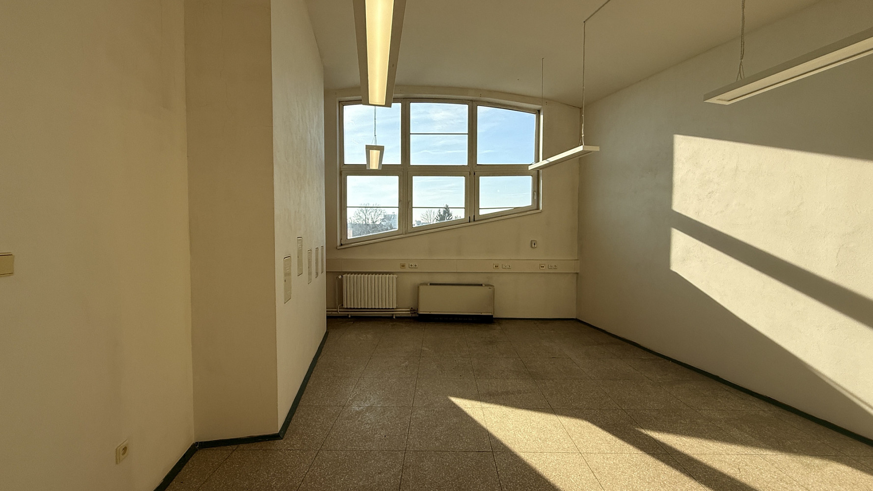 Pronájem kanceláře 195 m² – fotografie 5