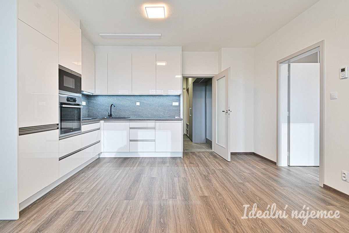Pronájem bytu 2+kk 47 m² – fotografie 4