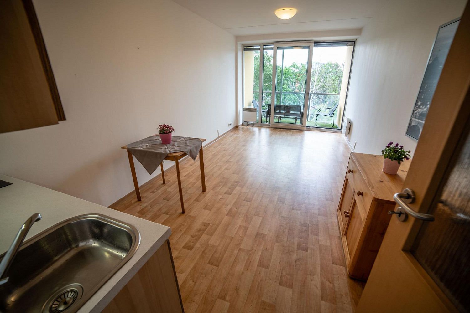 Pronájem bytu 1+kk 26 m² – pohled 2