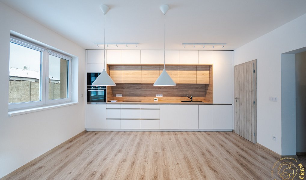 Prodej domu 130 m² s pozemkem 766 m², Smilovice – náhled fotky 8