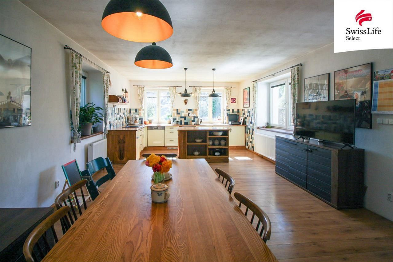 Prodej domu 255 m² s pozemkem 1 349 m²
