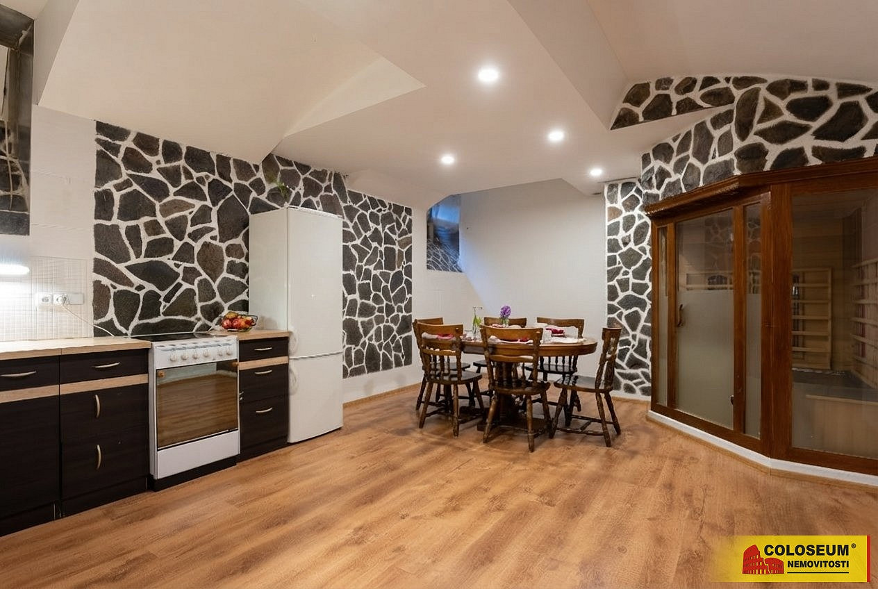 Pronájem bytu 4+kk 94 m² – fotografie 2