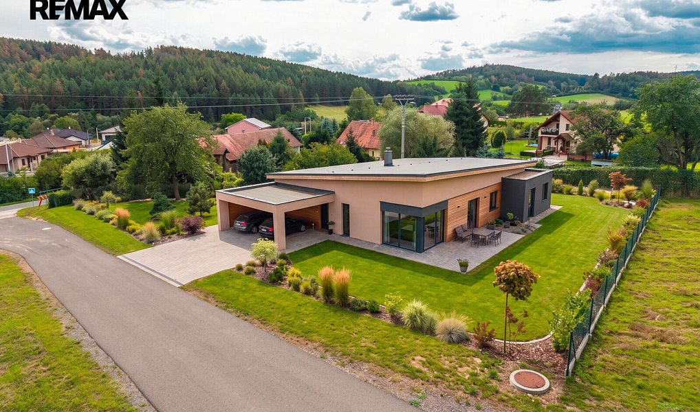 Prodej stavebního pozemku 1 183 m², Obory – náhled fotky 3