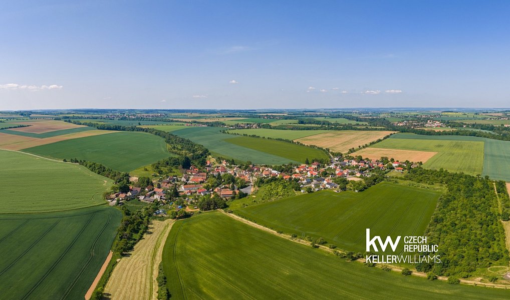 Prodej stavebního pozemku 6 263 m², Červené Pečky – náhled fotky 3