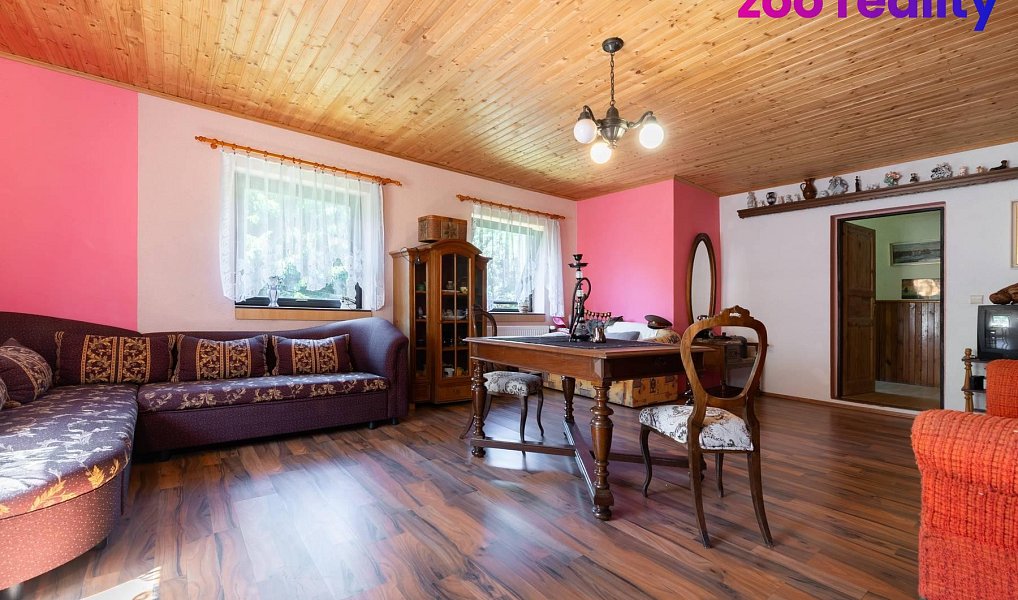 Prodej domu 320 m² s pozemkem 16 394 m², Místo – náhled fotky 12