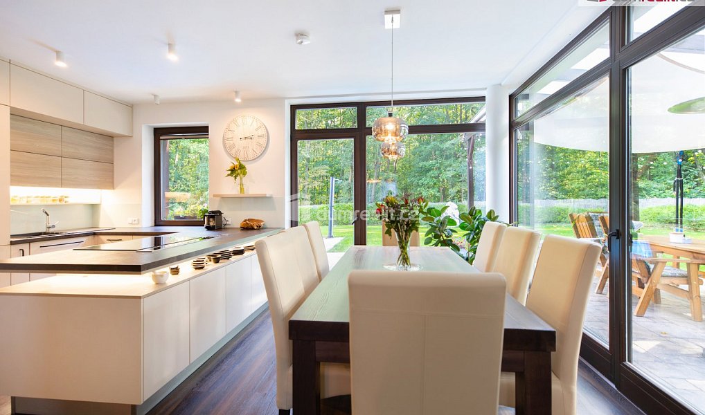 Prodej domu 249 m² s pozemkem 1 050 m², Praha – náhled fotky 3