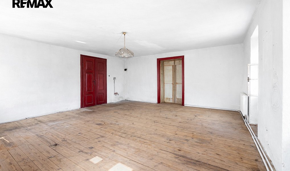 Prodej zemědělského objektu 951 m², Hluboké Dvory – náhled fotky 13