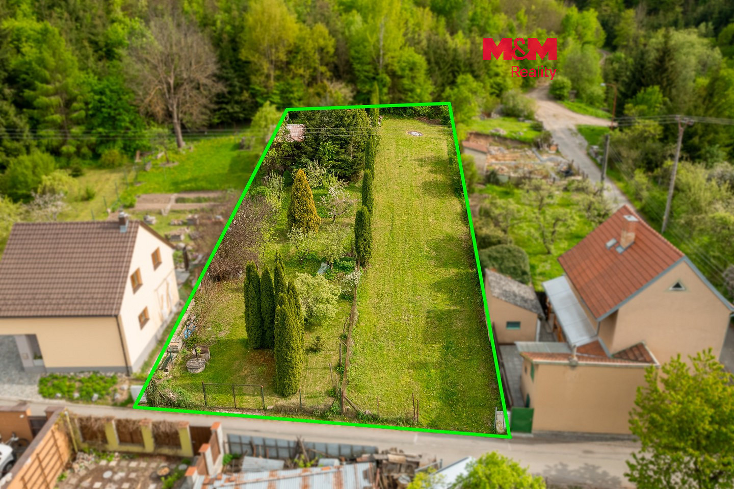 Prodej stavebního pozemku 1 214 m²