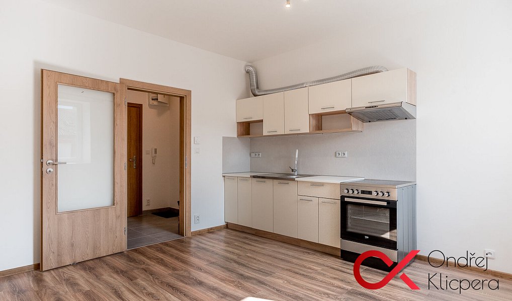 Pronájem bytu 2+kk 44 m², Milovice – náhled fotky 2