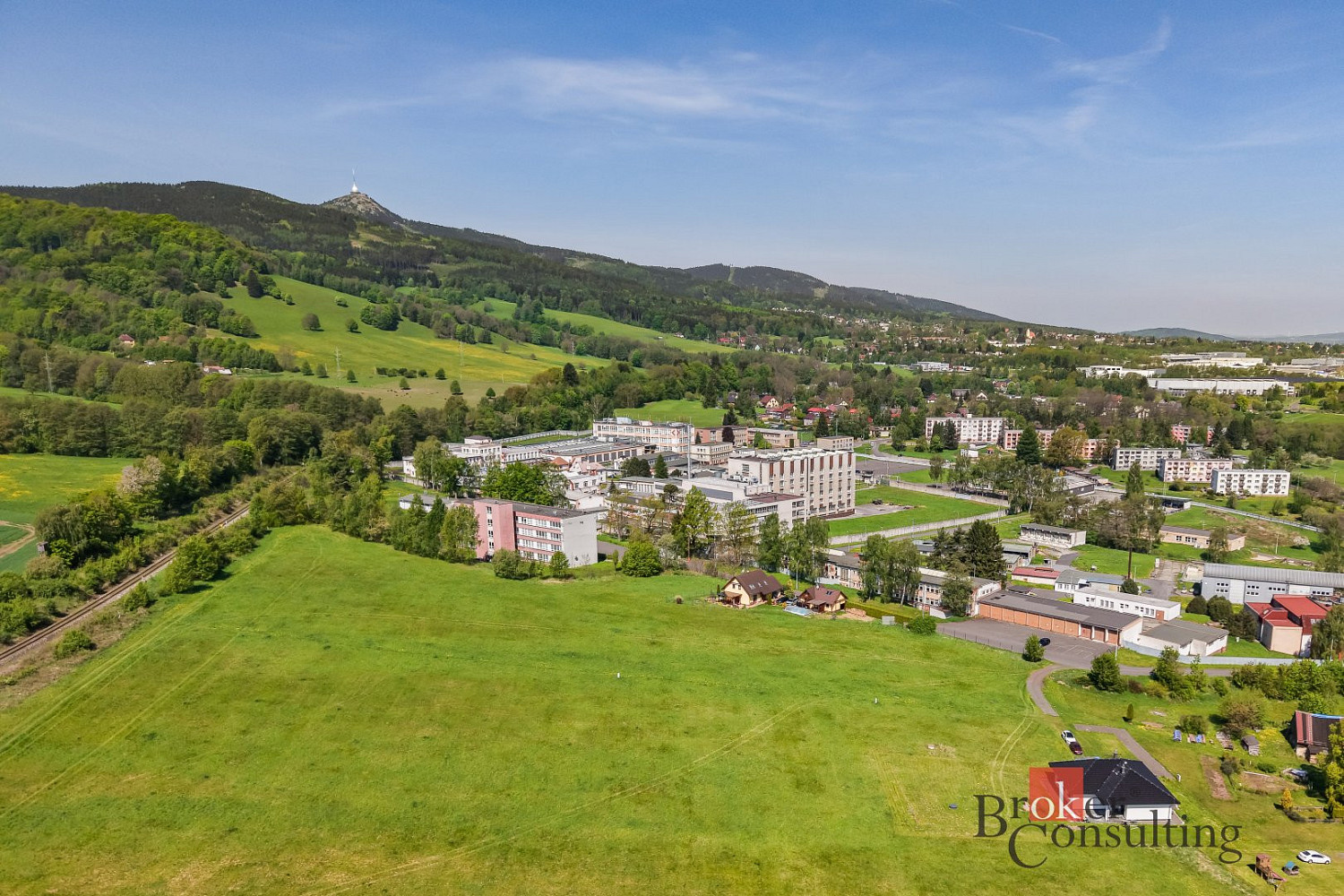 Prodej stavebního pozemku 1 333 m² - Widok 3