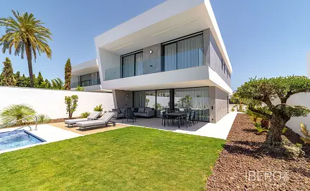 Prodej domu 206 m² s pozemkem 588 m², San Pedro de Alcántara, Španělsko