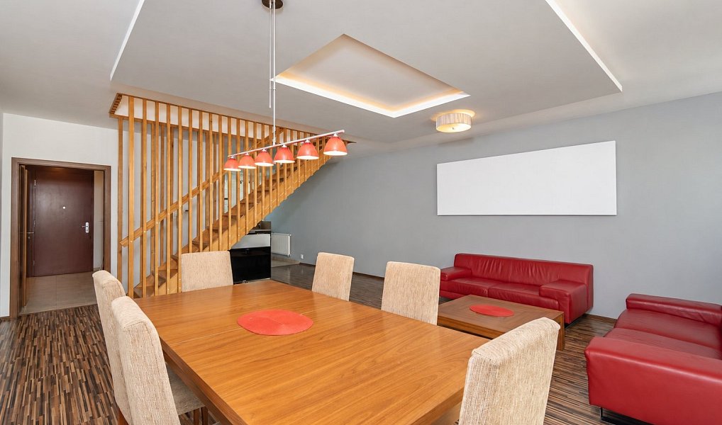 Pronájem bytu 4+kk 120 m², Husinec – náhled fotky 4