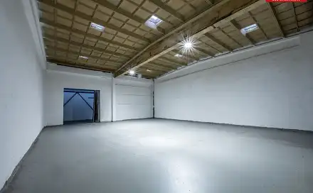 Pronájem skladovacích prostor 3 000 m², Kladruby nad Labem, okres Pardubice