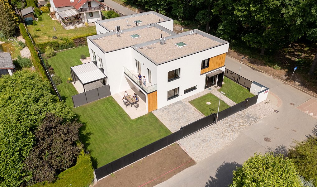 Prodej domu 144 m² s pozemkem 343 m², Praha – náhled fotky 2