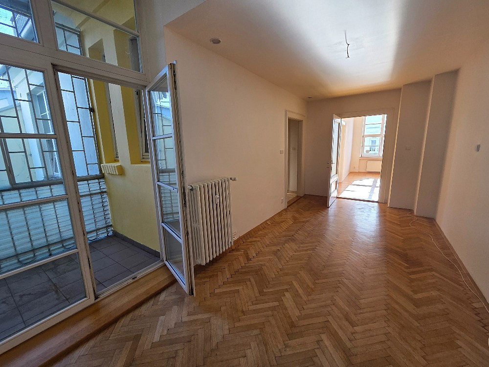 Pronájem bytu 4+1 136 m² – fotografie 2