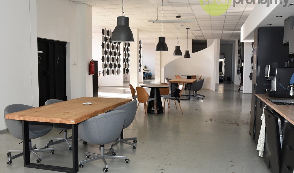 Pronájem kanceláře 701 m², Ostrava – fotka 1 z 18